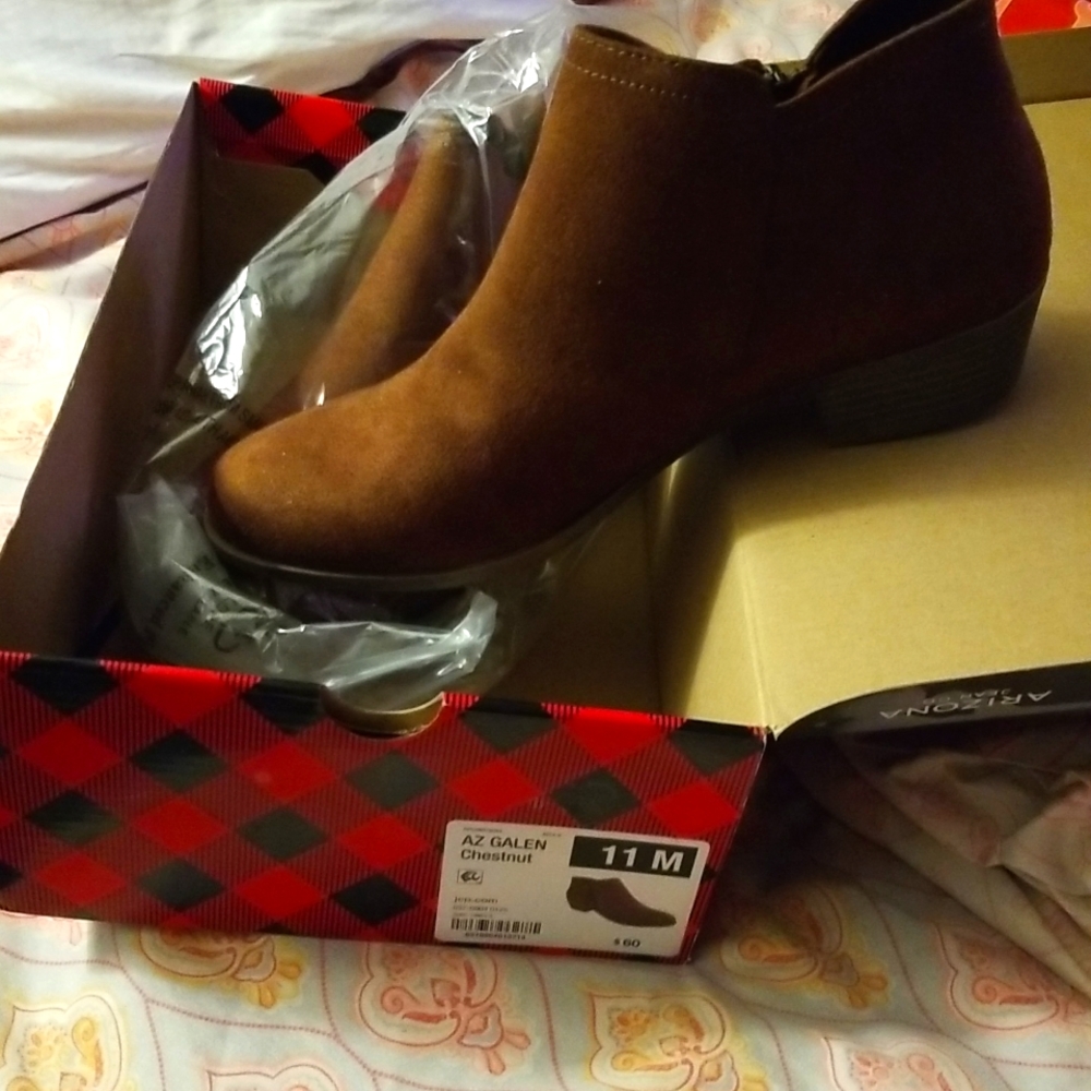 Arizona booties size 11M